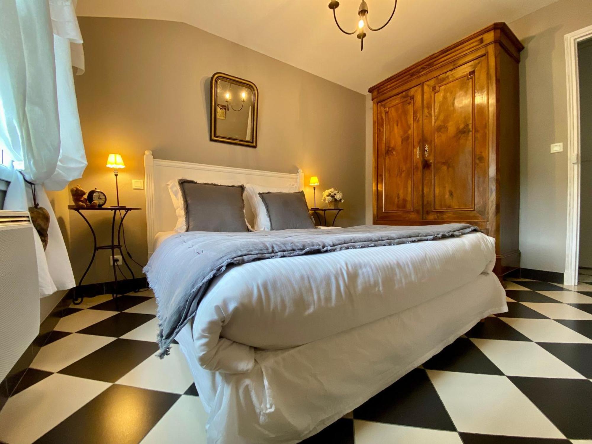 Gite De Charme Avec Piscine Chauffee Et Wifi - 2 Chambres - Fr-1-306-803 Chateauthebaud Exterior foto